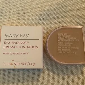 Mary kay soft ivory day radiance foundation